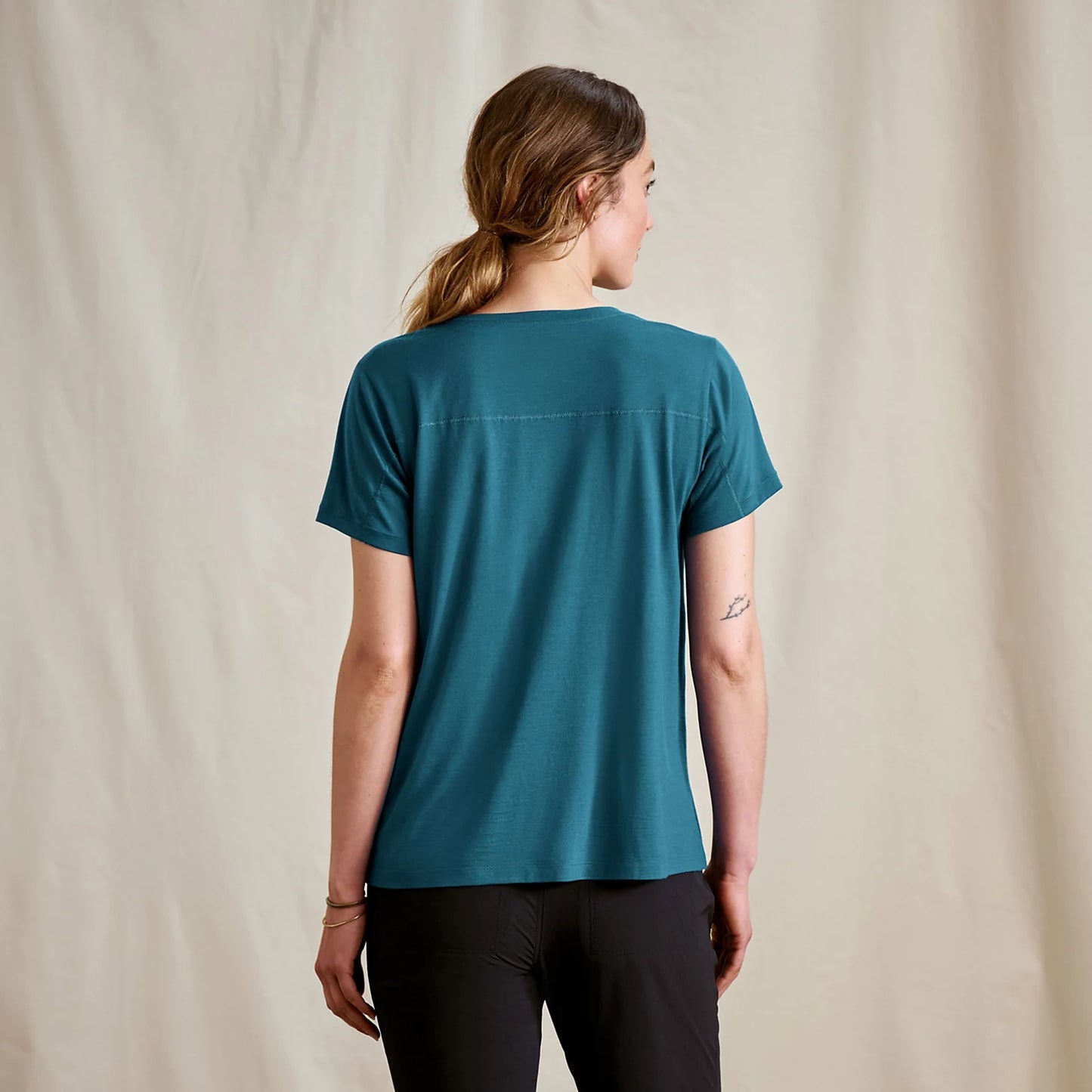 Orvis Featured - Women's Outbound Merino Short-Sleeve Tee