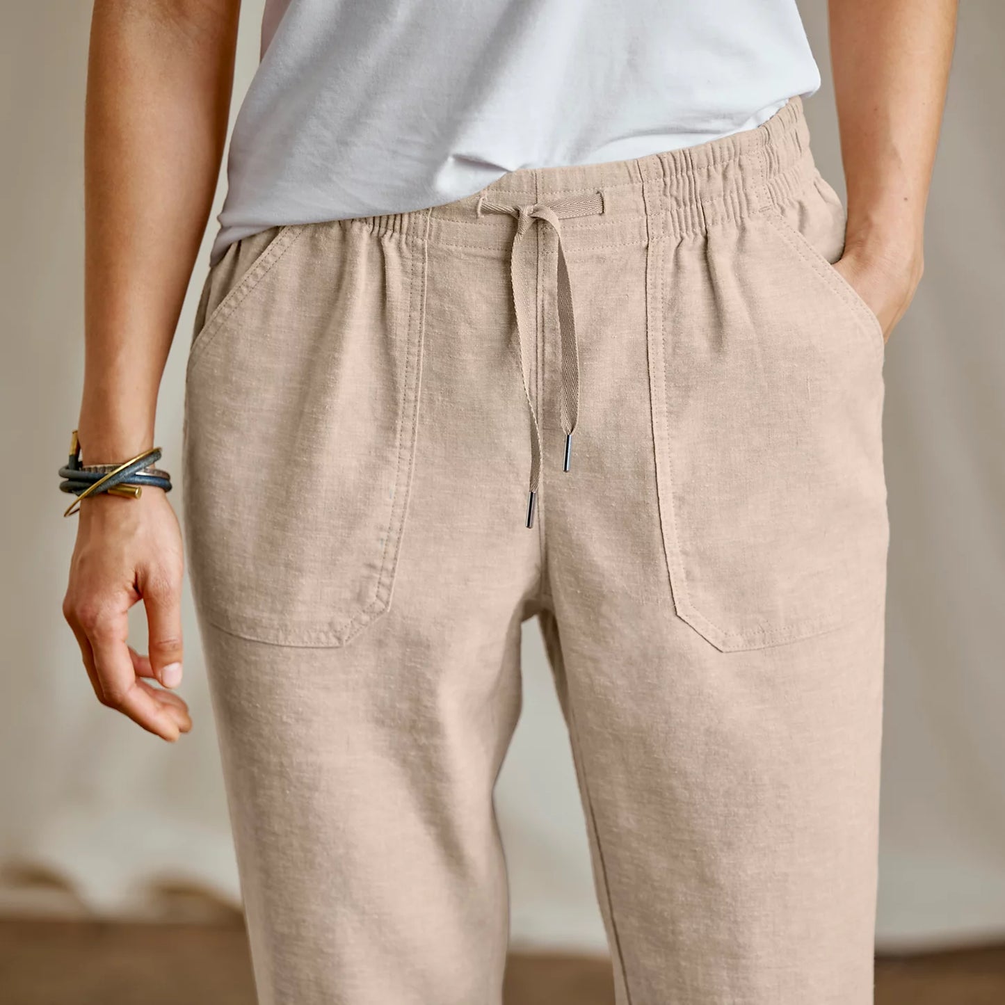 Orvis Featured - Explorer Performance Linen Ankle Pants